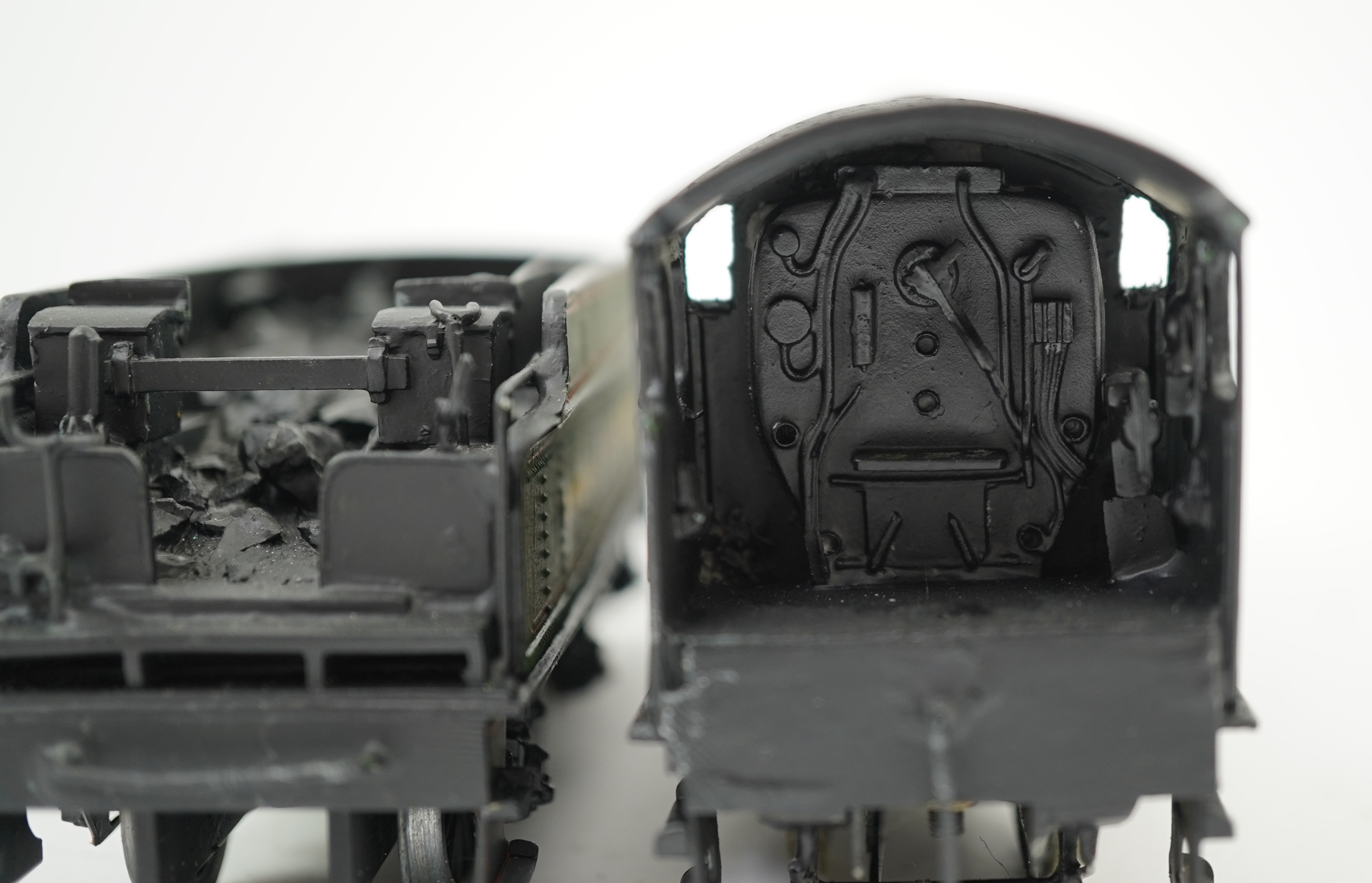 Two 00 gauge brass and white metal kit built GWR tender locomotives; a 2900 class 4-4-2, 171, together with a Grange class 4-6-0, Arlington Grange 6800, constructed, painted and lined to a high standard, both motored for